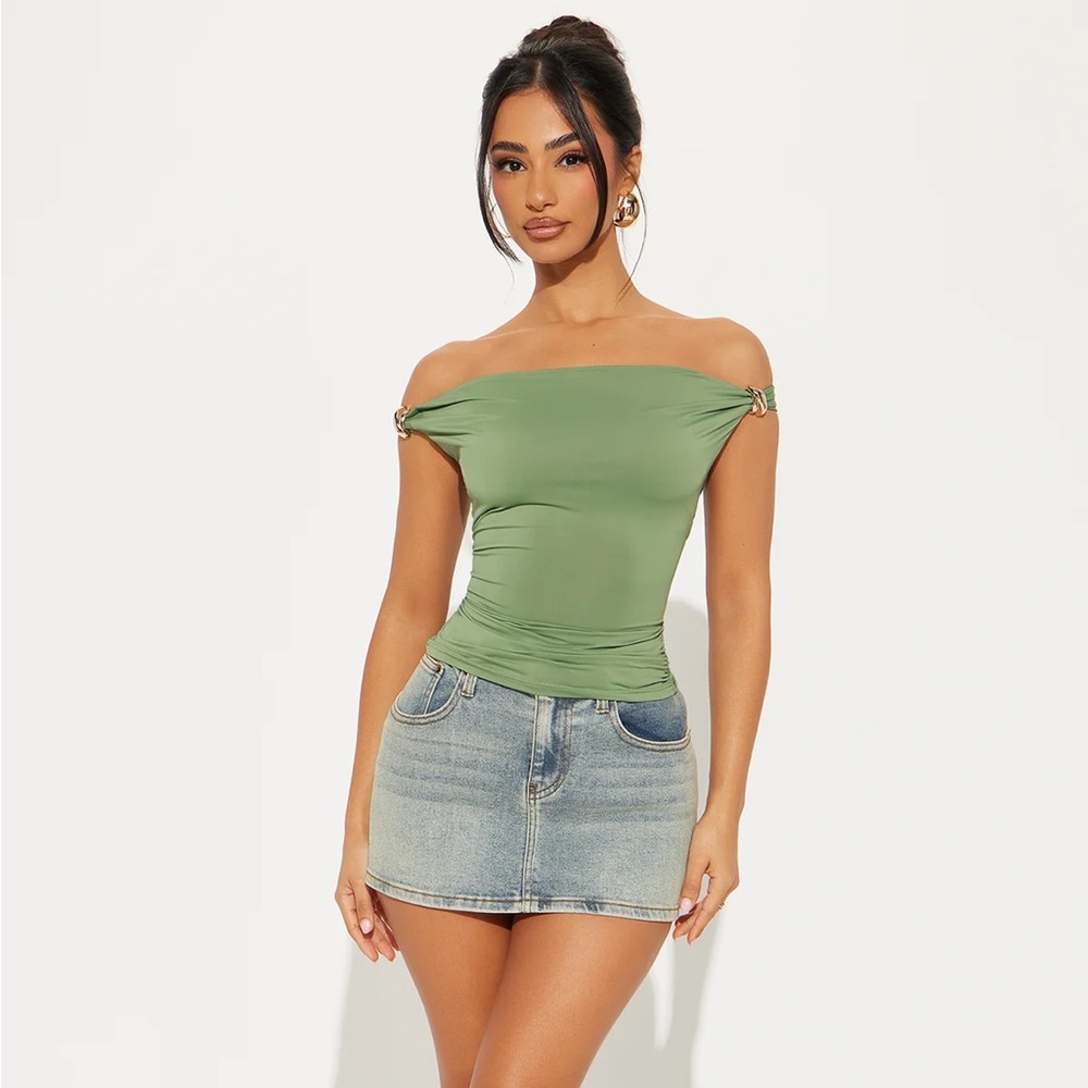 Ruched Off-Shoulder Top 💚